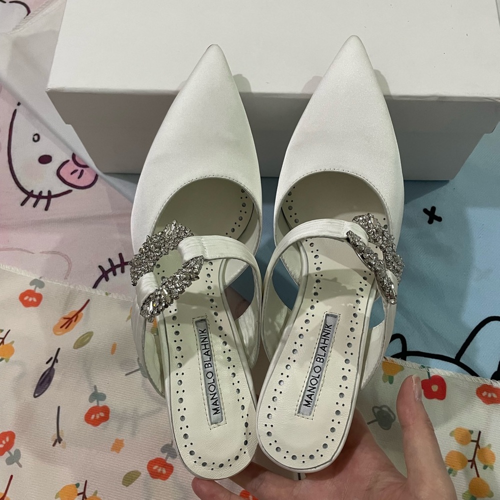 Manolo Blahnik White Satin Pointed Toe Crystal-Embellished Mules - Picture 10 of 13
